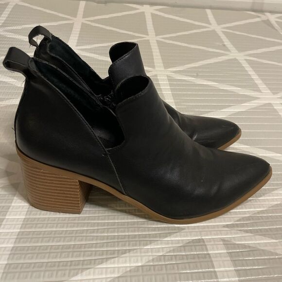 Sun + Stone Shoes - Sun + Stone Heeled Yuni Booties Black Pointed faux Leather Size 11